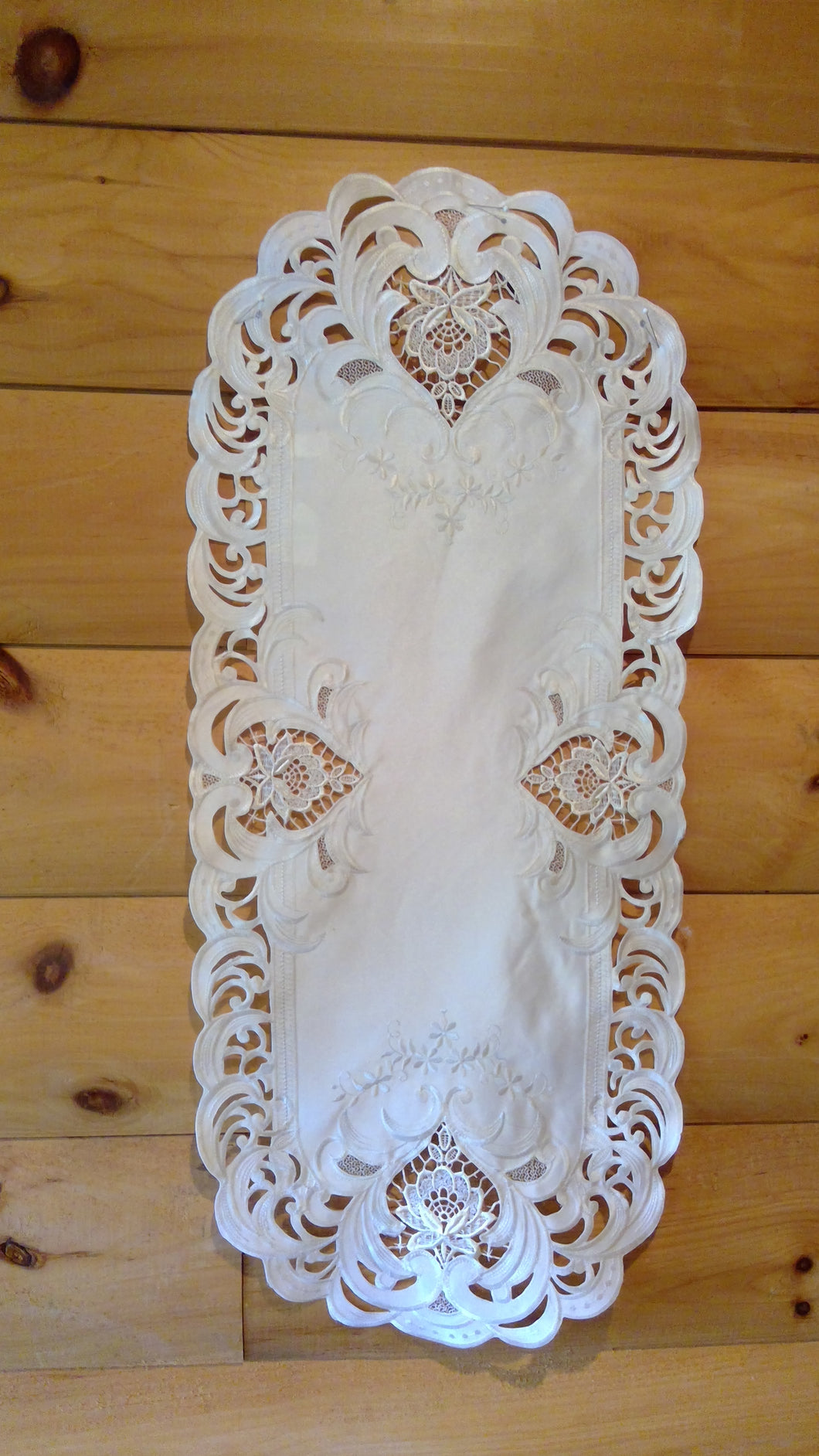 14 x 28 Oval Table Accent Ivory Elegance Pattern