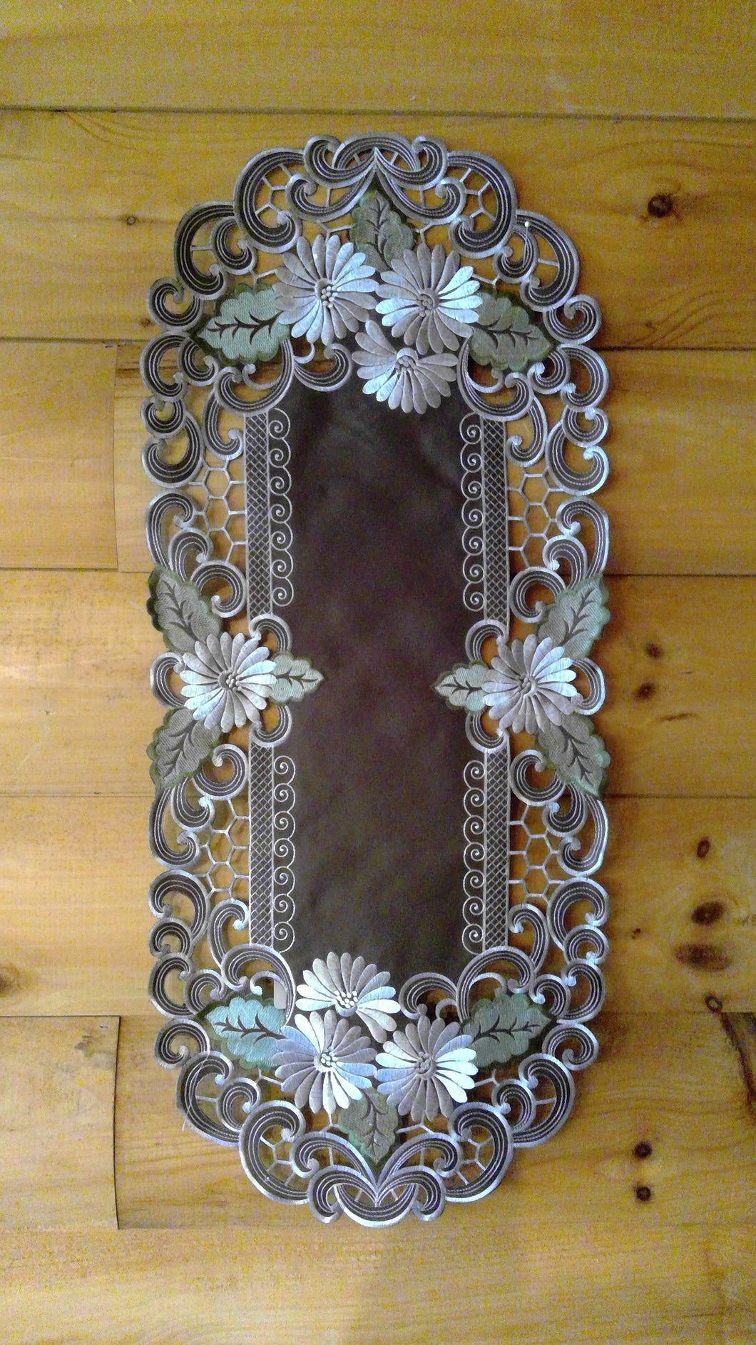 16 x 43 Oval Table Accent Silver Daisy Pattern