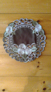 24" Round Table Accent Silver Daisy Pattern